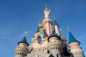 Iconic Tourist Attractions in Paris That Combine Cultural Beauty